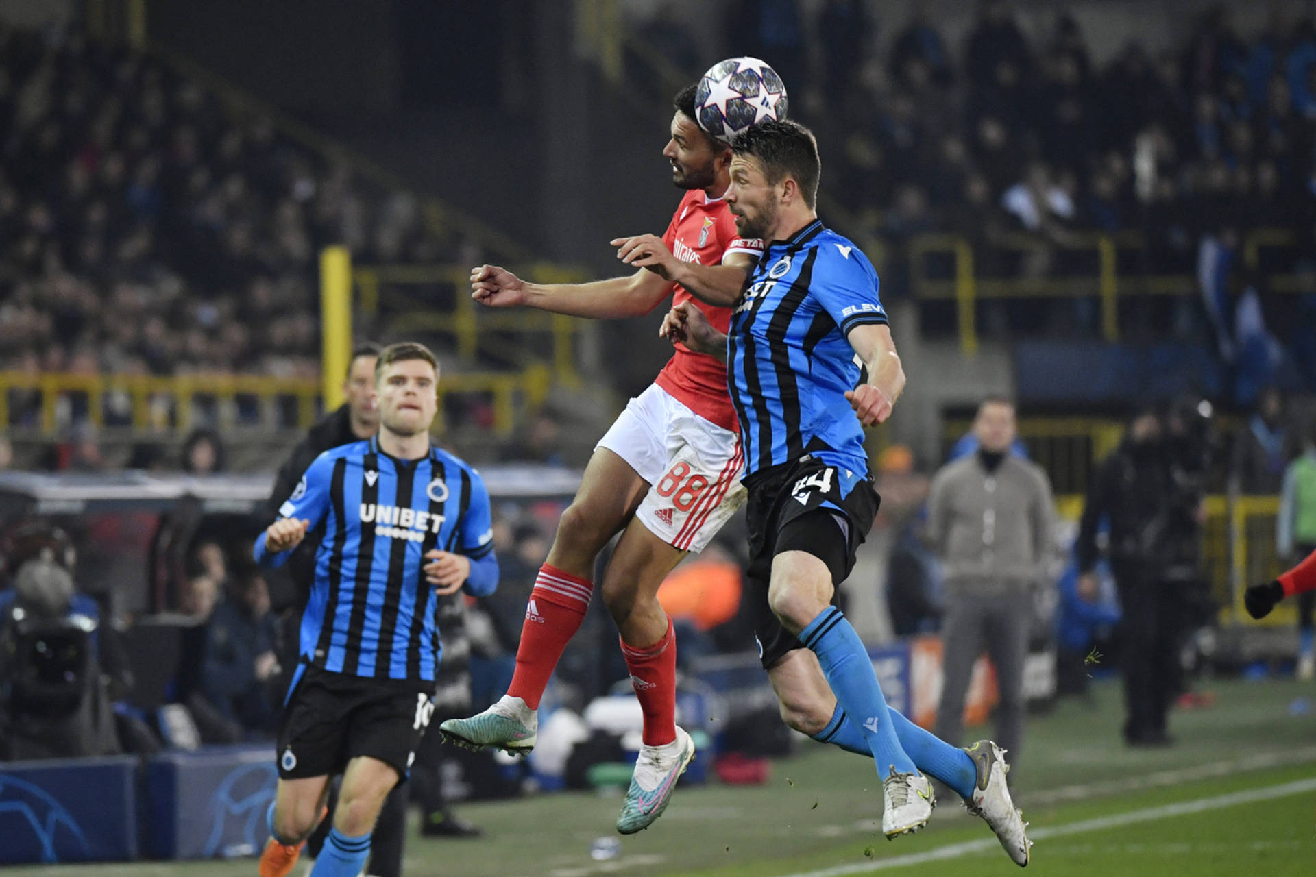 曼城主场力克狼队,取得联赛三连胜的简单介绍 曼城主场力克狼队,取得联赛三连胜的简单介绍