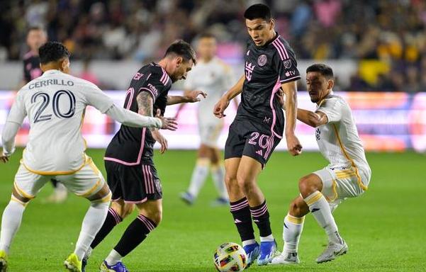 欧洲赛场上的豪强对抗,场面火爆刺激(欧洲十五大豪强阵容大比拼 谁才是欧洲第一?) 欧洲赛场上的豪强对抗,场面火爆刺激(欧洲十五大豪强阵容大比拼 谁才是欧洲第一?)