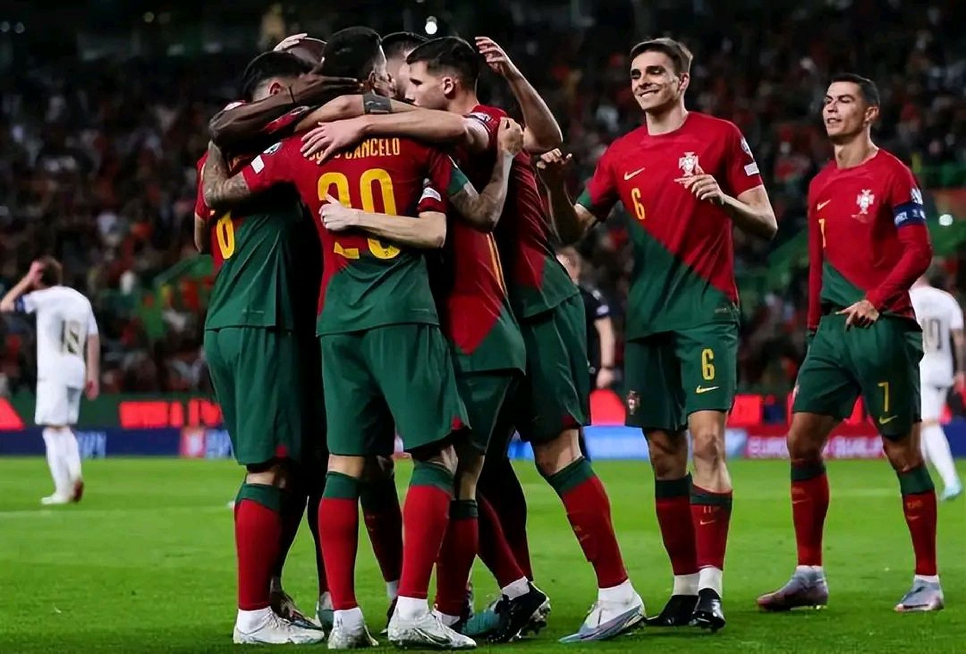 葡萄牙力克荷兰,晋级欧预赛四强!的简单介绍 葡萄牙力克荷兰,晋级欧预赛四强!的简单介绍