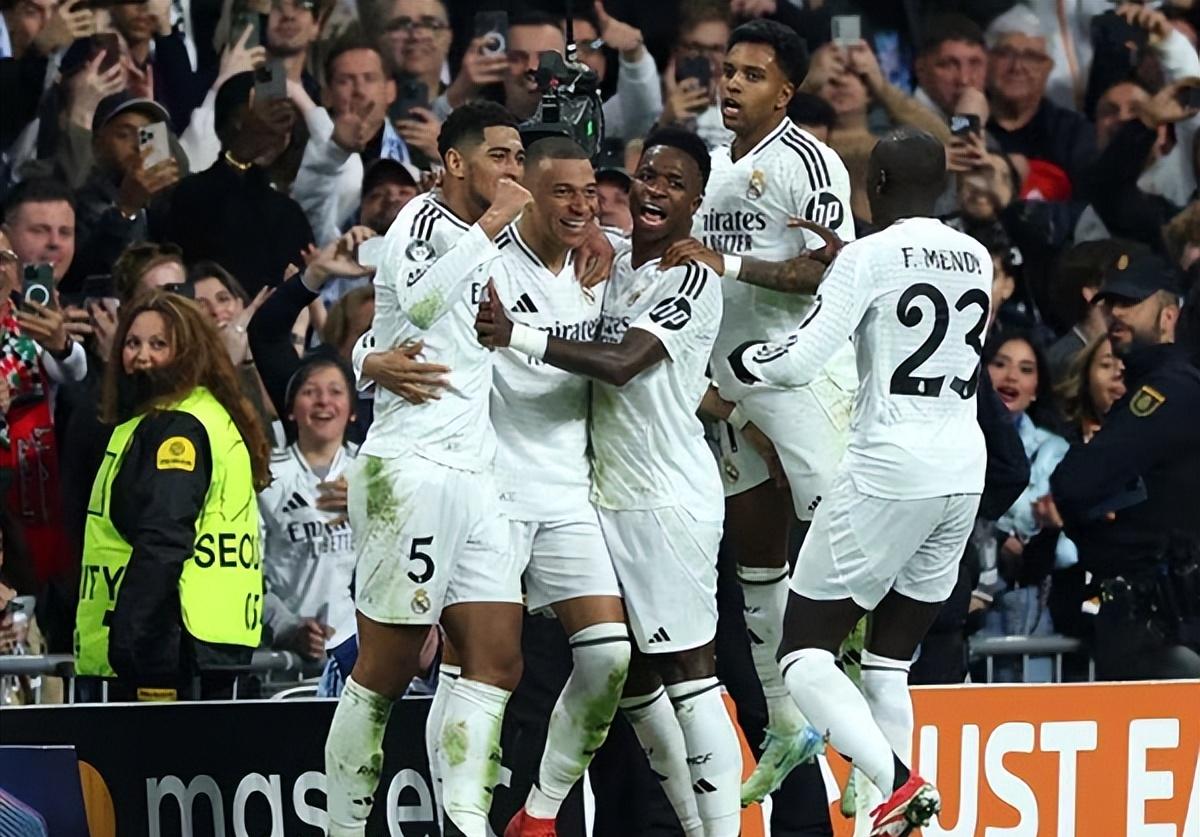 包含尤文图斯中场射手闪耀,欧冠胜利道路铺就!的词条 包含尤文图斯中场射手闪耀,欧冠胜利道路铺就!的词条