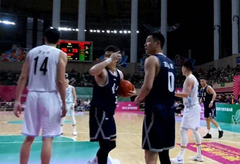 辽宁男篮霸气登顶，实现连胜神话