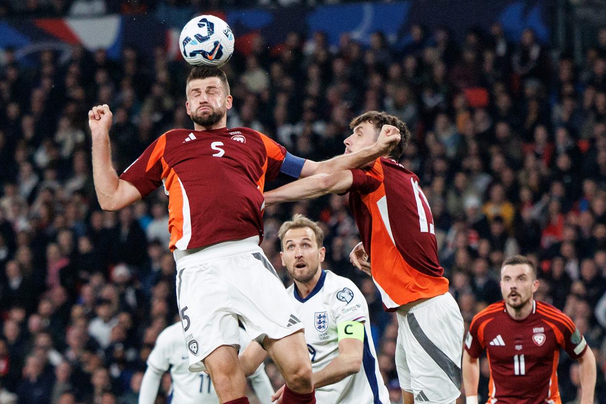 包含英格兰队在预选赛中表现活跃,敌我难分的词条 包含英格兰队在预选赛中表现活跃,敌我难分的词条