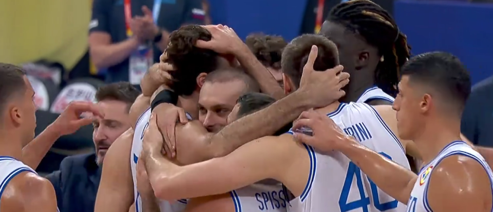 意大利男篮实力击败对手，晋级决赛