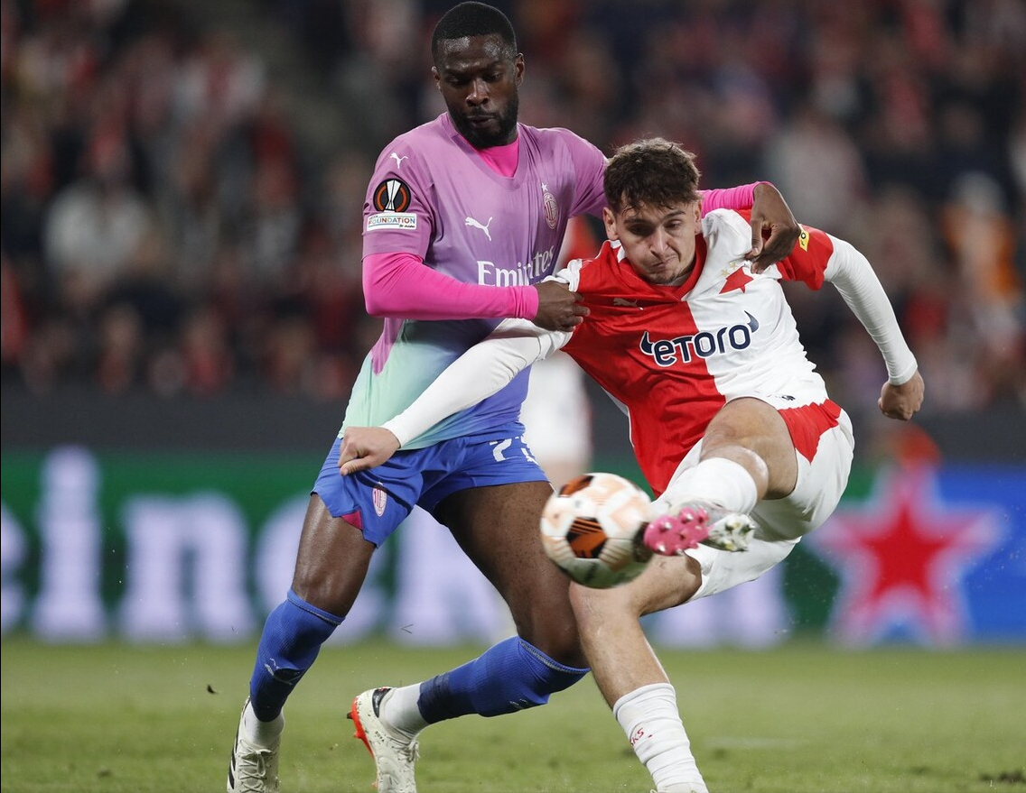 法国男子排球队力克对手晋级八强