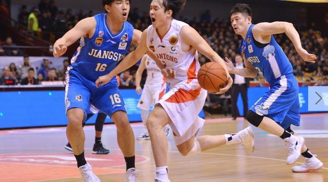 弱队在比赛中力挽狂澜,摘得一场胜利 弱队在比赛中力挽狂澜,摘得一场胜利