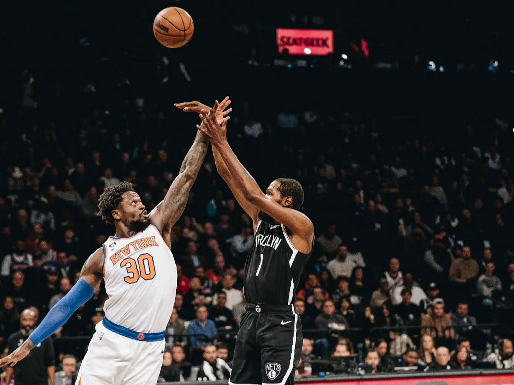 尼克斯客场惨败篮网,杜兰特砍下30+10 尼克斯客场惨败篮网,杜兰特砍下30+10